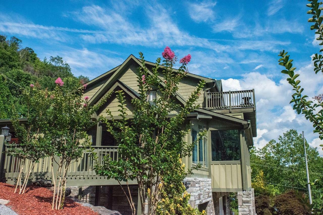 Готель Chimney Rock Manor Екстер'єр фото