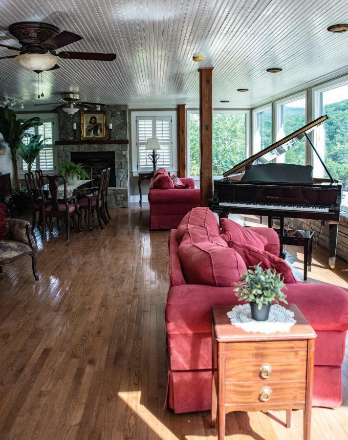 Готель Chimney Rock Manor Екстер'єр фото